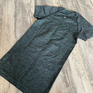 Lululemon size 2 Swiftly Tech in heather black/green